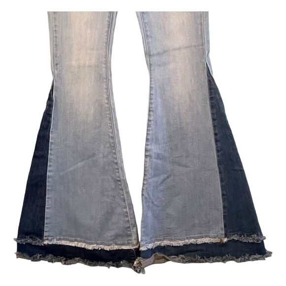 Fashion Nova Only Good Vibes Extreme Bell Bottom Jeans Blue Light Wash Denim 26 - Picture 4 of 9